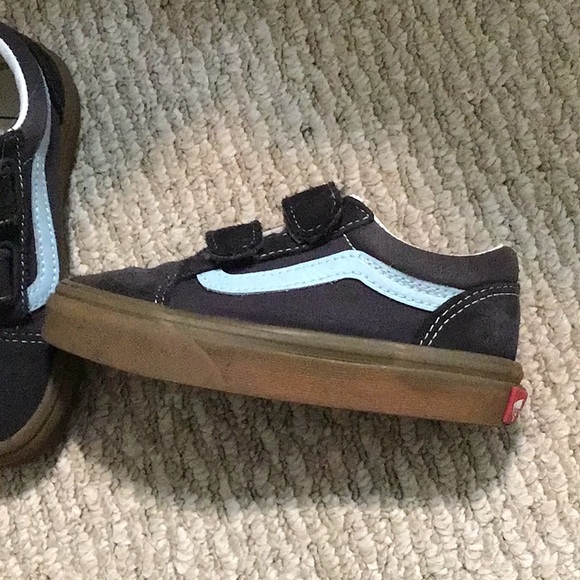 VANS - BLUE Boys size 10.5 fit like 10 shoes Good condition barely worn. - Picture 2 of 4